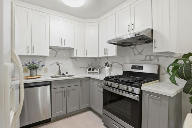 101 Blossom Circle H, San Mateo, CA 94403