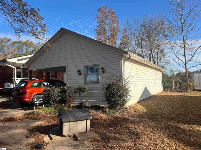 374 Flatwood Road, Spartanburg, SC 29303