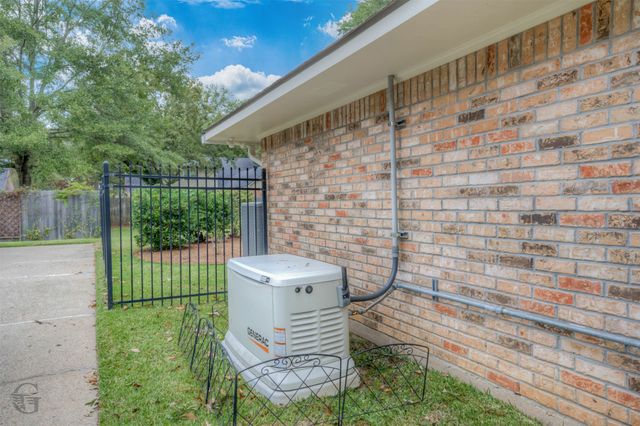 4101 Lakeway Circle, Benton, LA 71006