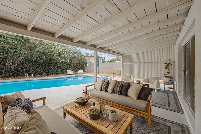 2839 E SHANGRI LA Road, Phoenix, AZ 85028