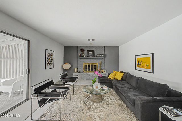 2839 E SHANGRI LA Road, Phoenix, AZ 85028