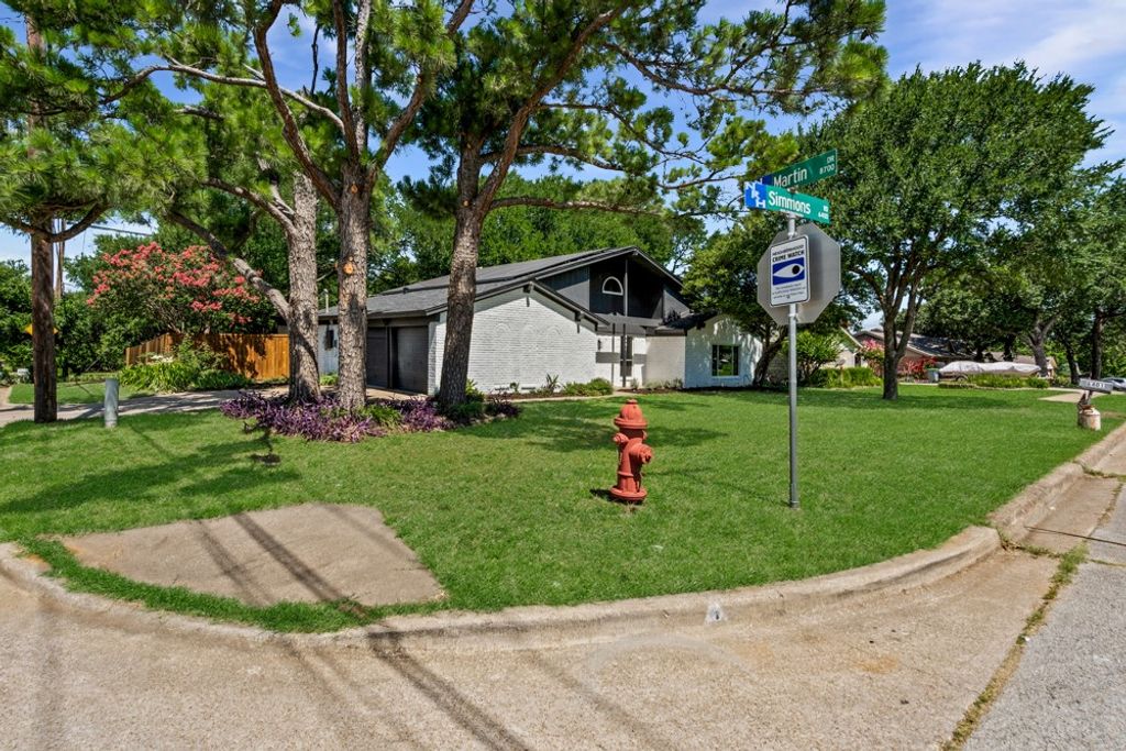 6401 Simmons Road, North Richland Hills, TX 76182
