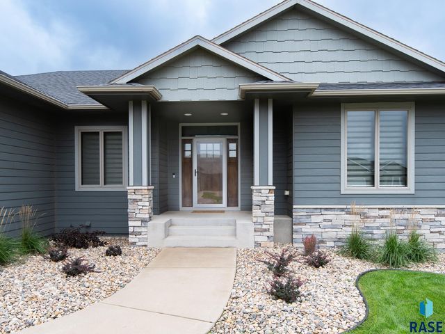 4304 S Safflower Ave Avenue, Sioux Falls, SD 57110