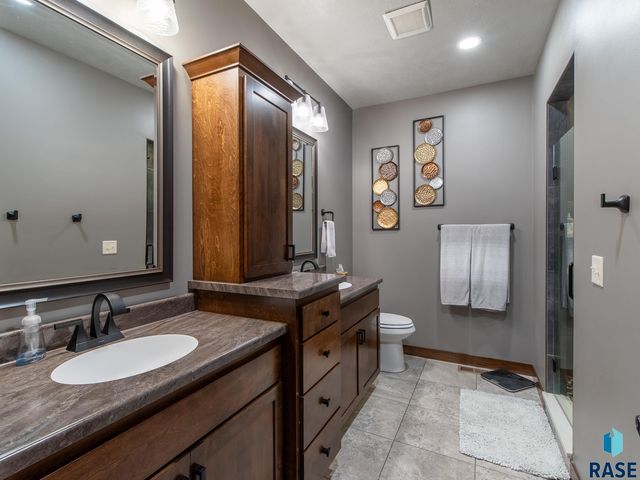 4304 S Safflower Ave Avenue, Sioux Falls, SD 57110
