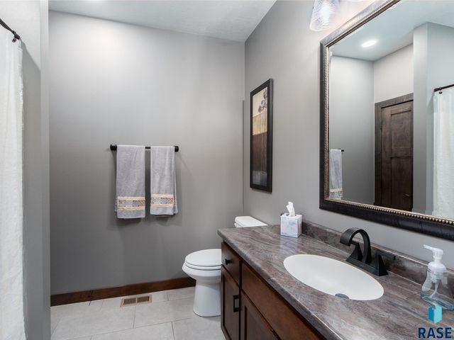 4304 S Safflower Ave Avenue, Sioux Falls, SD 57110