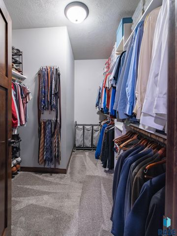 4304 S Safflower Ave Avenue, Sioux Falls, SD 57110