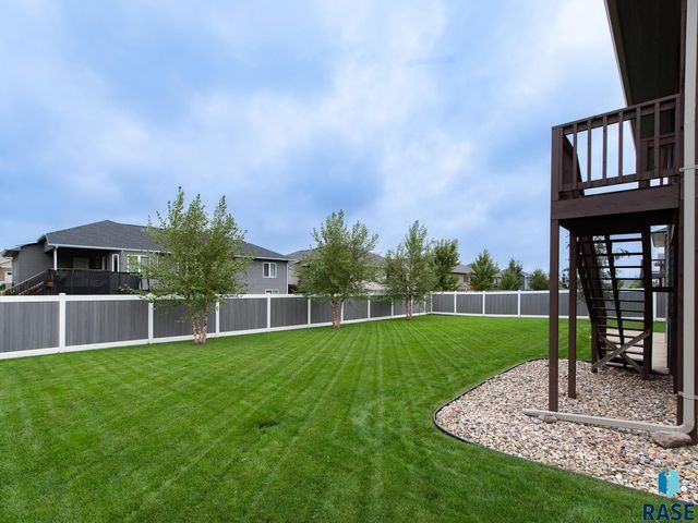 4304 S Safflower Ave Avenue, Sioux Falls, SD 57110