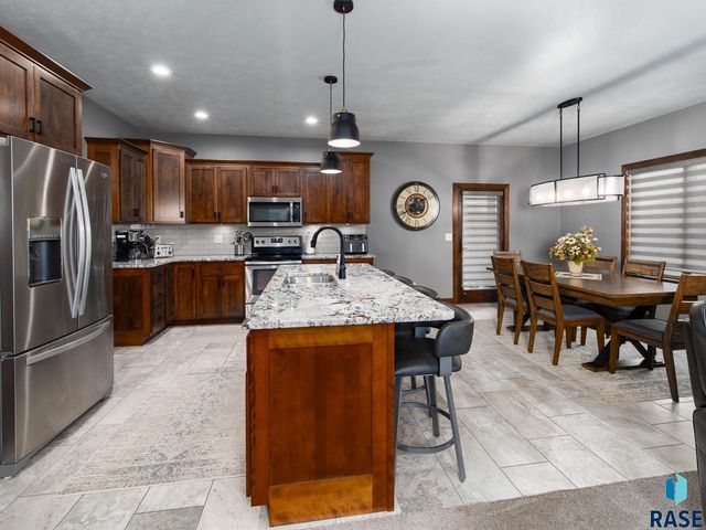 4304 S Safflower Ave Avenue, Sioux Falls, SD 57110