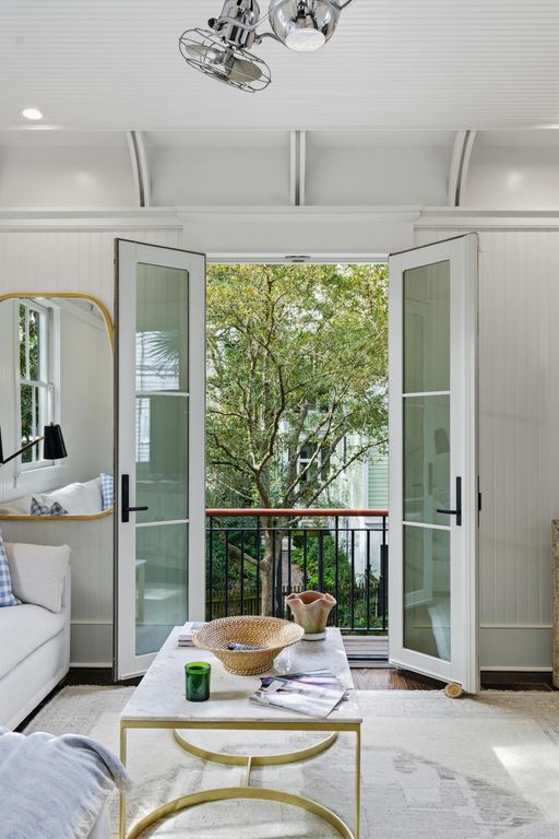 Image 20 of property listing at 121 Jakes Lane, Mount Pleasant, SC 29464