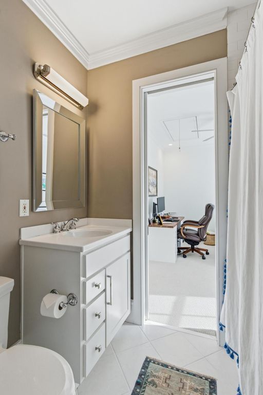 Image 37 of property listing at 121 Jakes Lane, Mount Pleasant, SC 29464