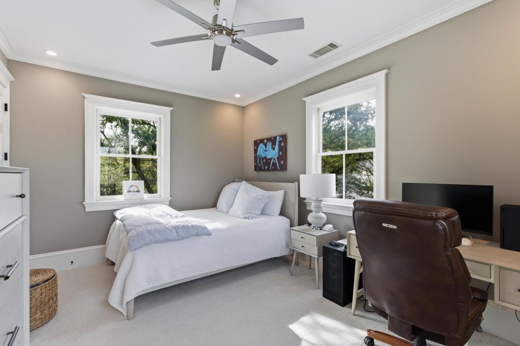 Image 39 of property listing at 121 Jakes Lane, Mount Pleasant, SC 29464