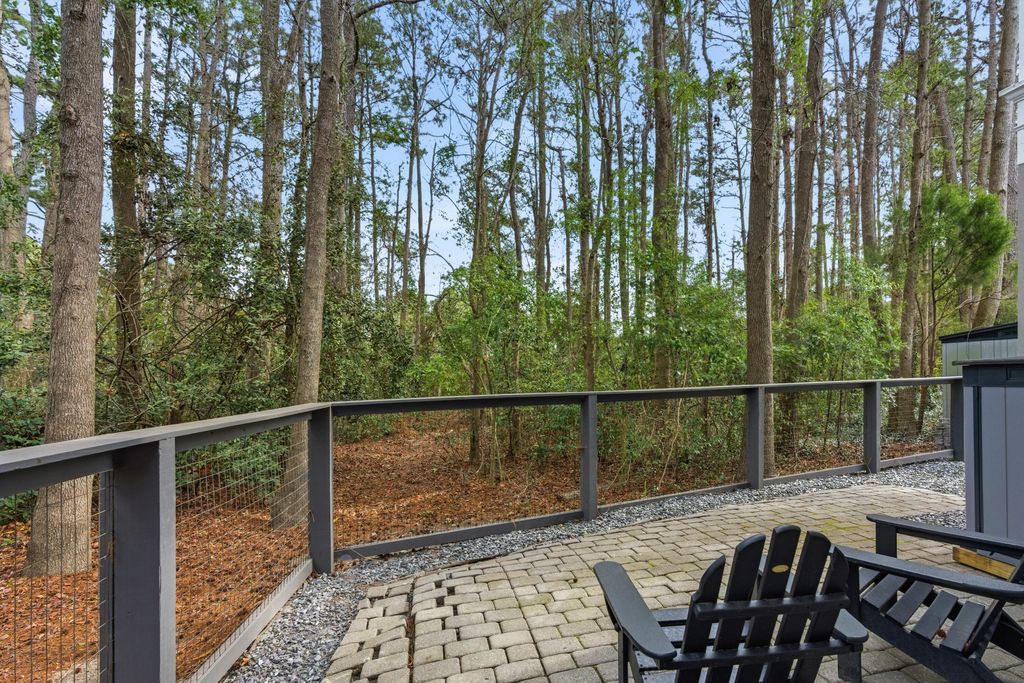 Image 54 of property listing at 121 Jakes Lane, Mount Pleasant, SC 29464