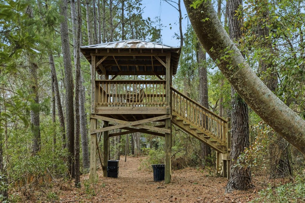 Image 59 of property listing at 121 Jakes Lane, Mount Pleasant, SC 29464