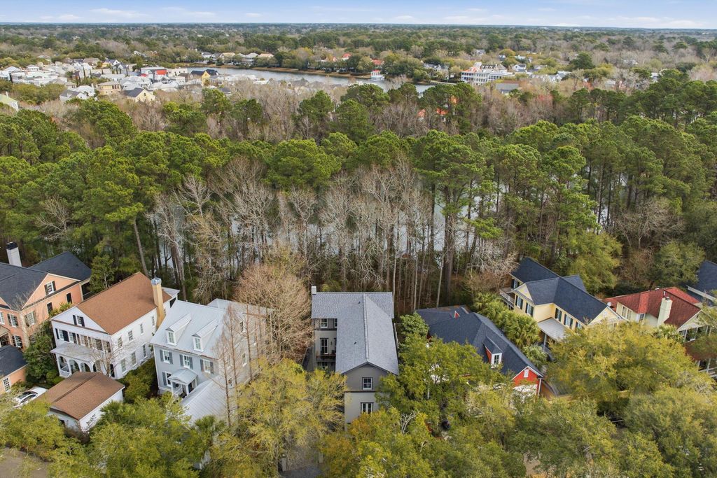 Image 66 of property listing at 121 Jakes Lane, Mount Pleasant, SC 29464