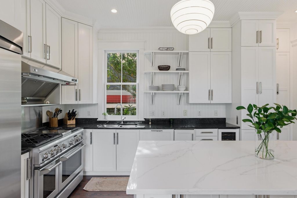 Image 8 of property listing at 121 Jakes Lane, Mount Pleasant, SC 29464