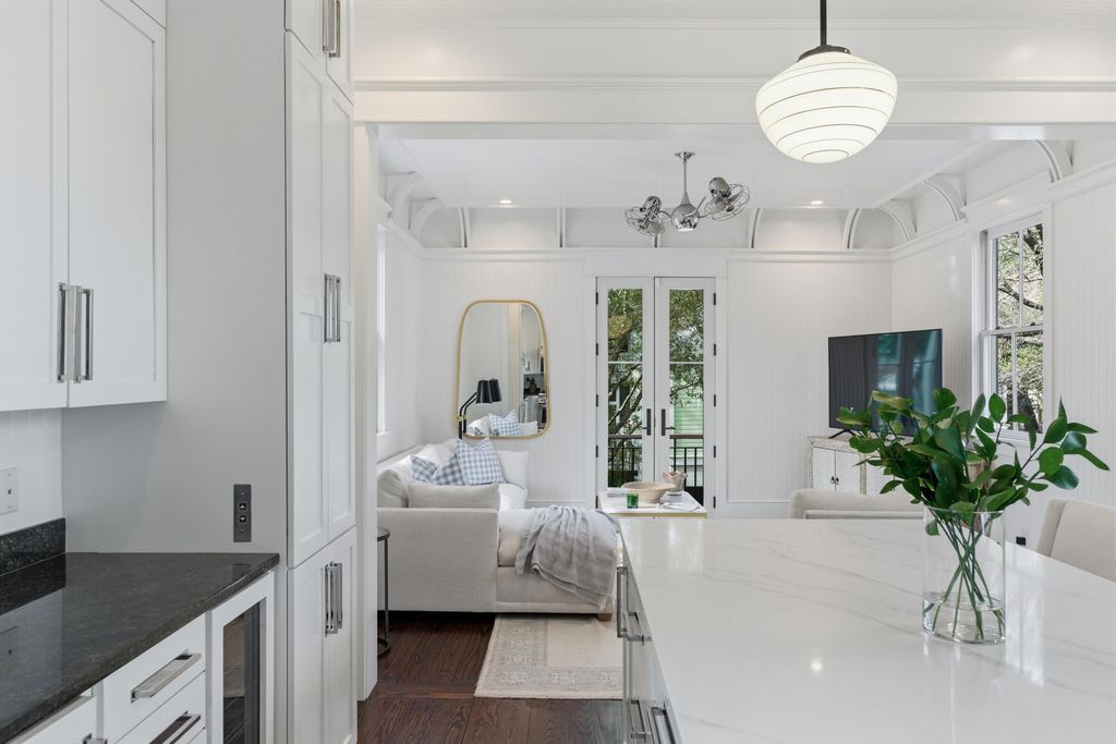 Image 9 of property listing at 121 Jakes Lane, Mount Pleasant, SC 29464