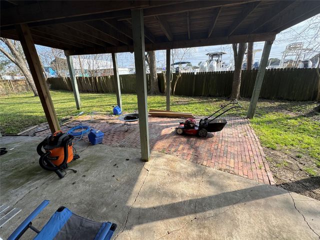 2211 Shasta Street, Kemah, TX 77565