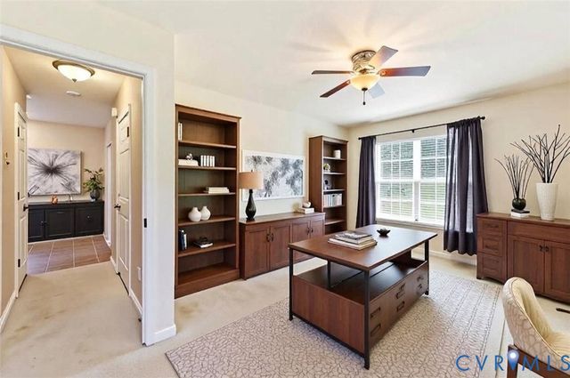 329 Beechwood Park Ln, Highland Springs, VA 23075