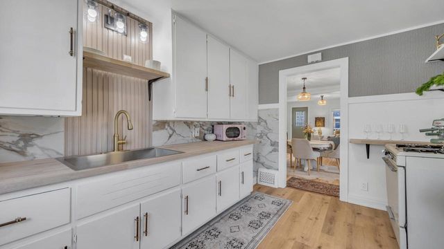 2325 N 8 STREET, Sheboygan, WI 53083