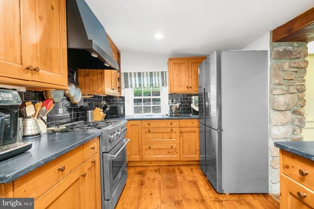 37 BROOKVILLE HOLLOW RD, Stockton, NJ 08559