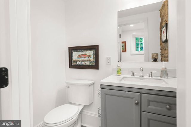37 BROOKVILLE HOLLOW RD, Stockton, NJ 08559