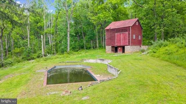 37 BROOKVILLE HOLLOW RD, Stockton, NJ 08559