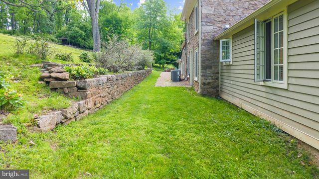 37 BROOKVILLE HOLLOW RD, Stockton, NJ 08559