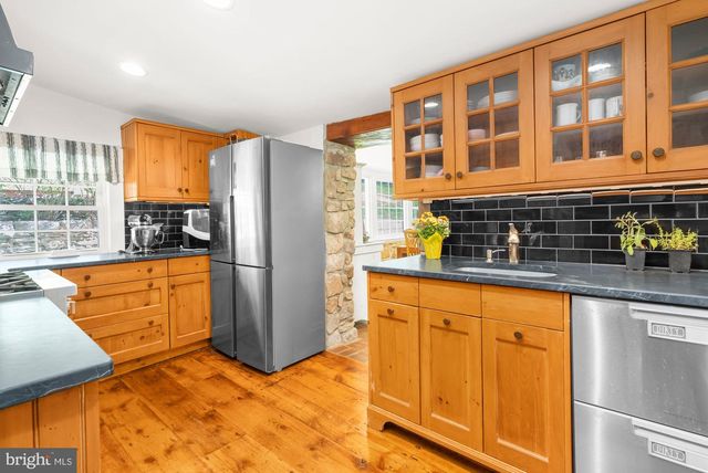 37 BROOKVILLE HOLLOW RD, Stockton, NJ 08559