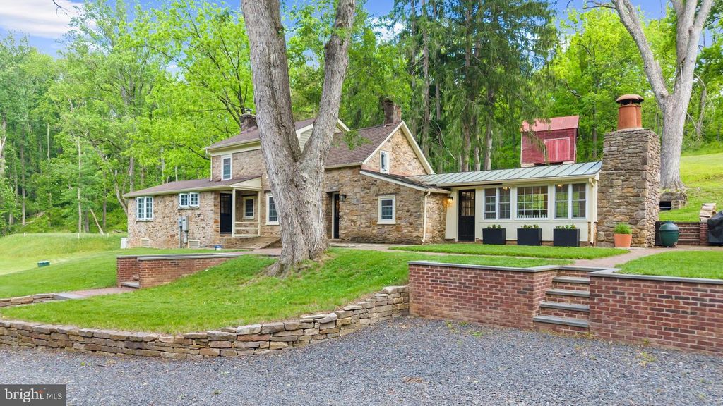37 BROOKVILLE HOLLOW RD, Stockton, NJ 08559