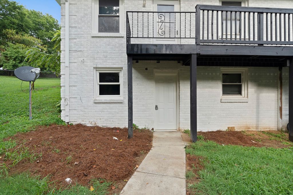 1709 Golf Club Rd, Old Hickory, TN 37138