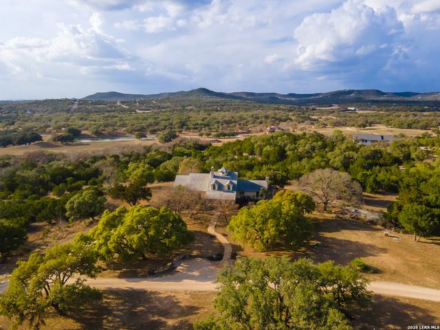 597 Krause, Pipe Creek, TX 78063