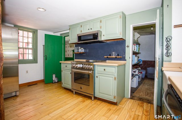11 North Canterbury Road, Canterbury, CT 06331