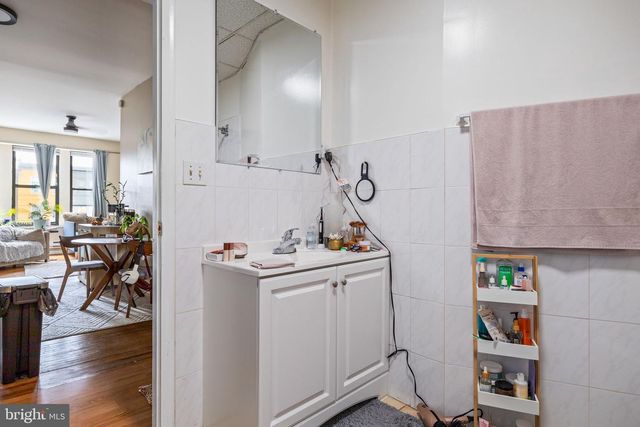 1803 S BROAD ST, Philadelphia, PA 19148