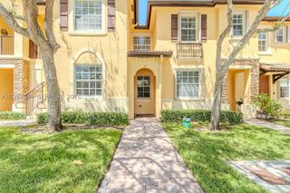 9333 SW 227th St 6-6, Cutler Bay, FL 33190