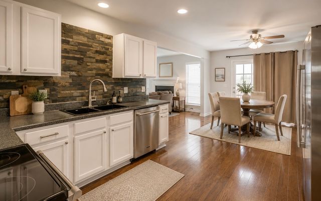 2004 Flocking Dr, Spring Hill, TN 37174