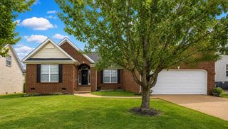 2004 Flocking Dr, Spring Hill, TN 37174