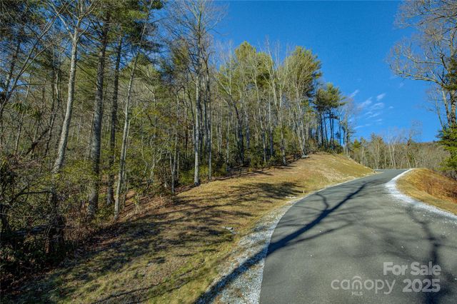 135 Lonesome Valley Road, Sapphire, NC 28774