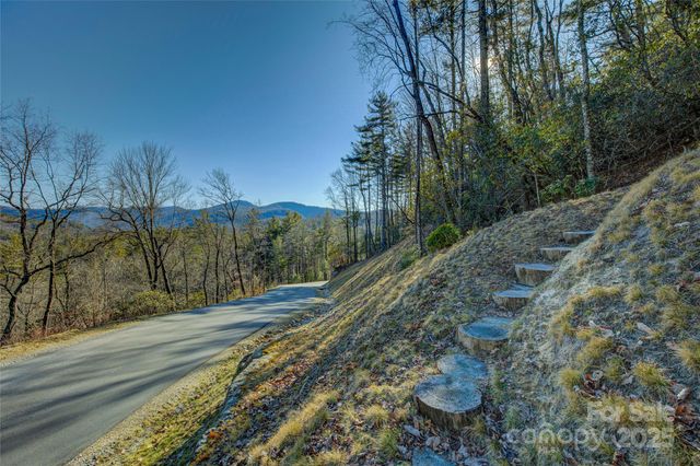 135 Lonesome Valley Road, Sapphire, NC 28774