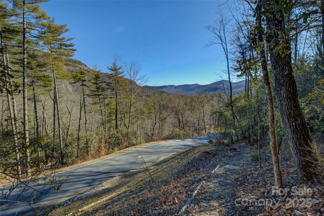 135 Lonesome Valley Road, Sapphire, NC 28774