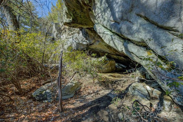 135 Lonesome Valley Road, Sapphire, NC 28774