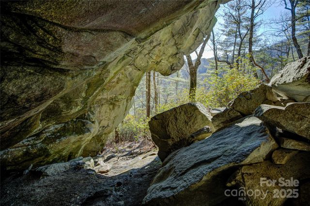 135 Lonesome Valley Road, Sapphire, NC 28774