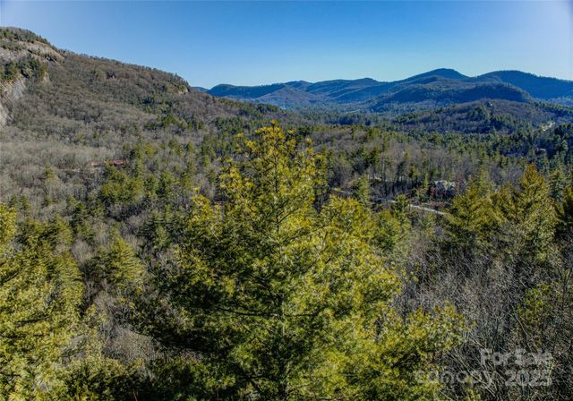 135 Lonesome Valley Road, Sapphire, NC 28774