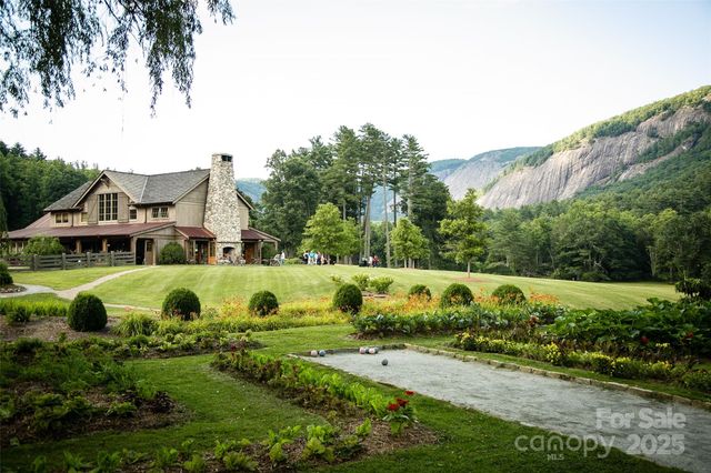 135 Lonesome Valley Road, Sapphire, NC 28774