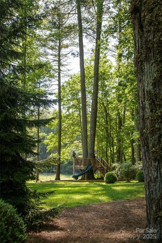 135 Lonesome Valley Road, Sapphire, NC 28774