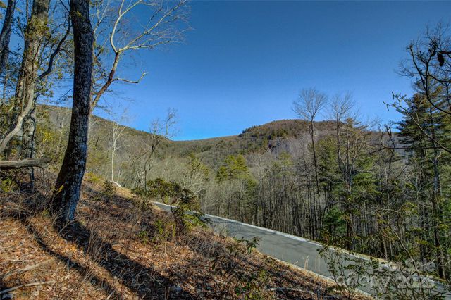135 Lonesome Valley Road, Sapphire, NC 28774