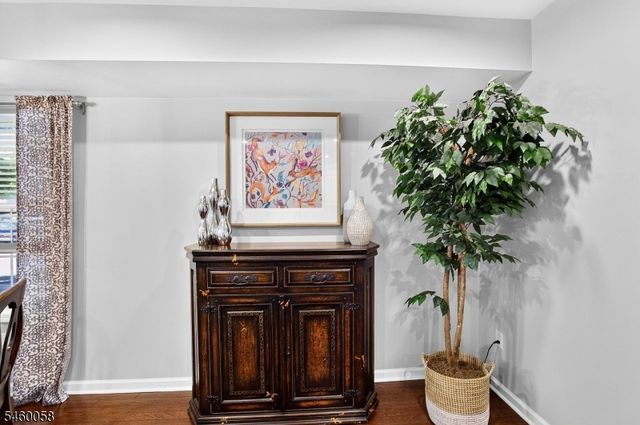 4 Star Lake Rd E, Bloomingdale Boro, NJ 07403