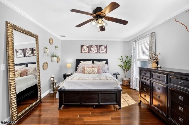 4 Star Lake Rd E, Bloomingdale Boro, NJ 07403