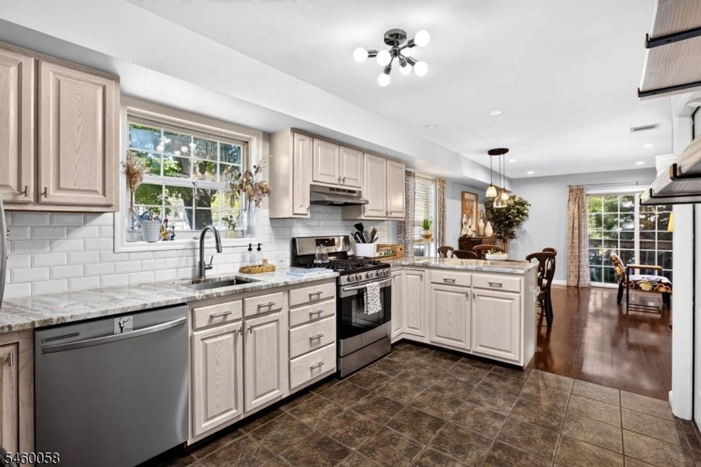 4 Star Lake Rd E, Bloomingdale Boro, NJ 07403 — photo 4