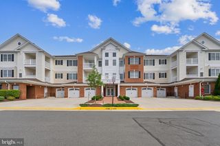 15130 Heather Mill Ln Apt 402, Haymarket, VA 20169