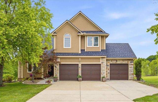 30125 W 93rd Court, De Soto, KS 66018